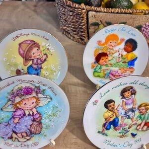 Charming Collectible Decorative Plates Set of 4